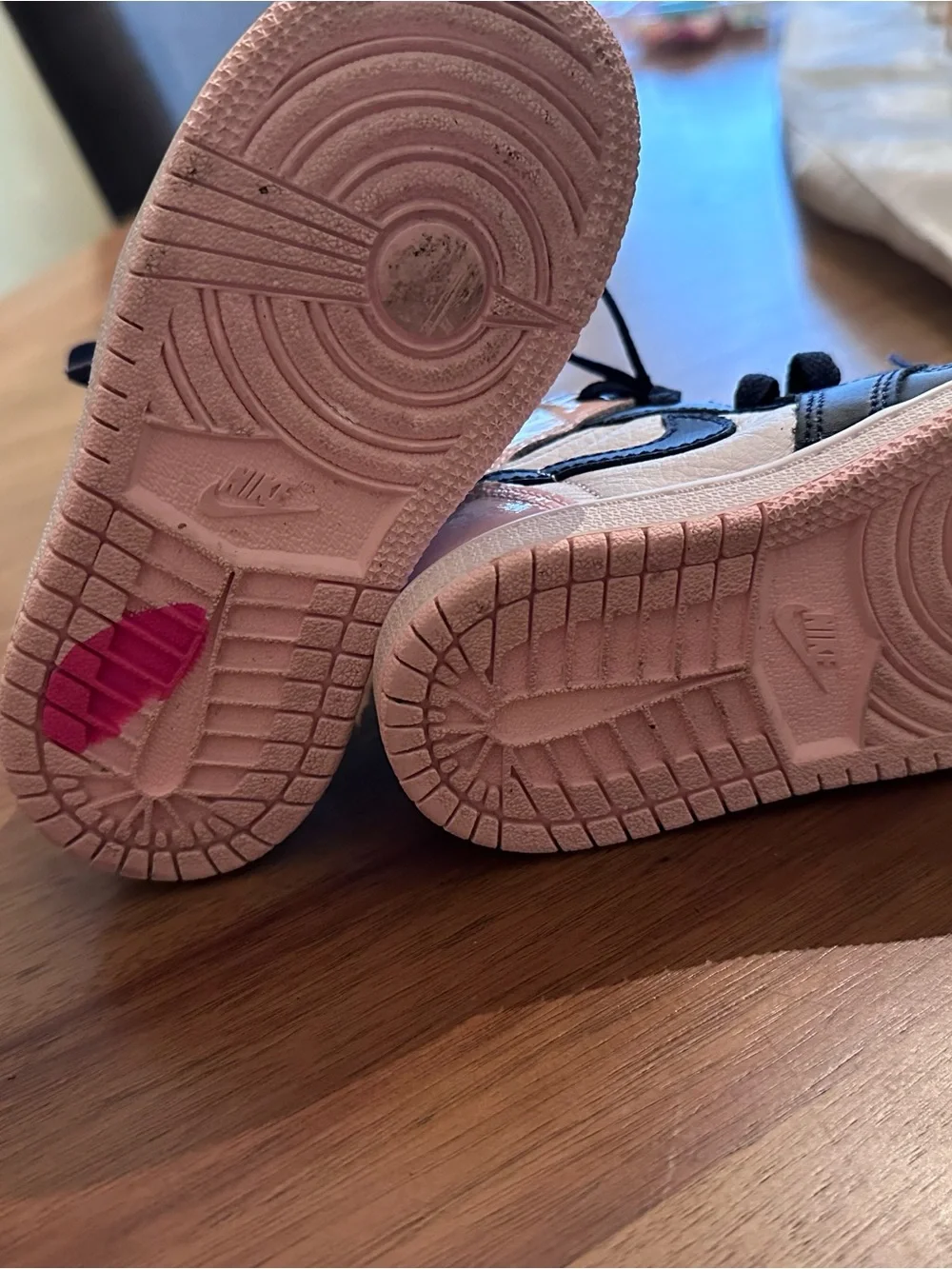 Nike toddler retro 1 Air Jordan High-Top Sneakers in Pink and Black